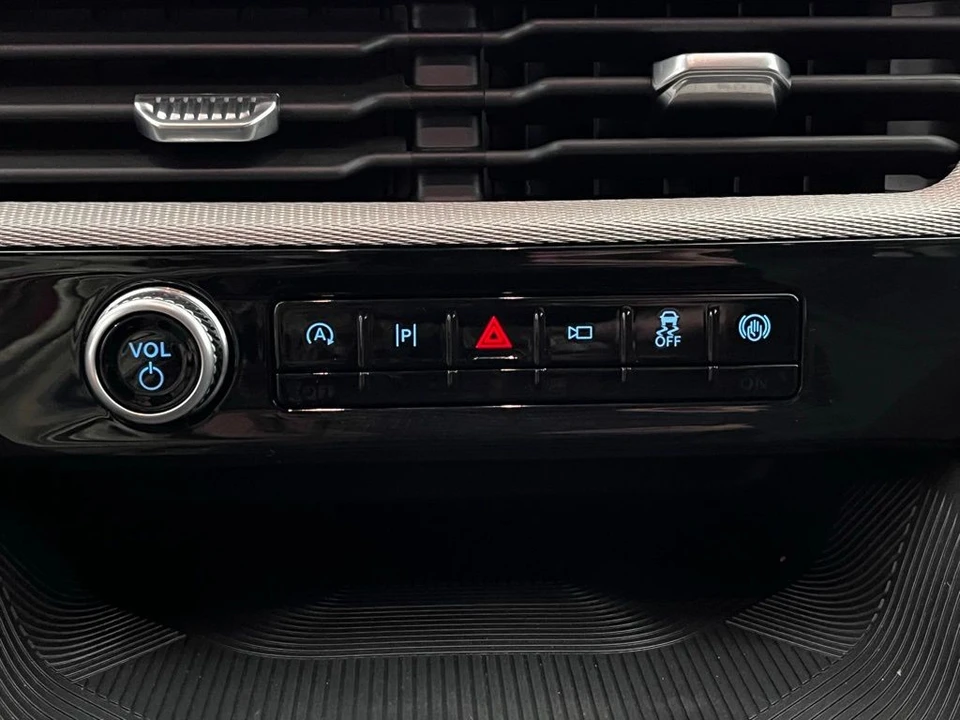 2026 Ford Explorer 6th Gen - Image 4 of 12