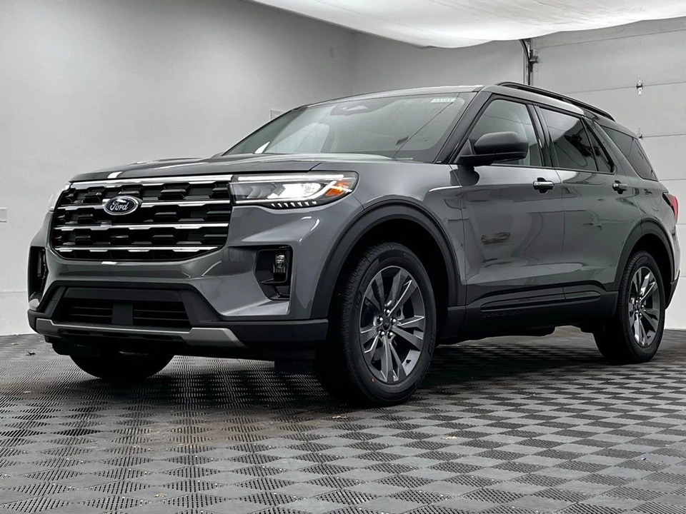 2026 Ford Explorer 6th Gen - Image 11 of 12