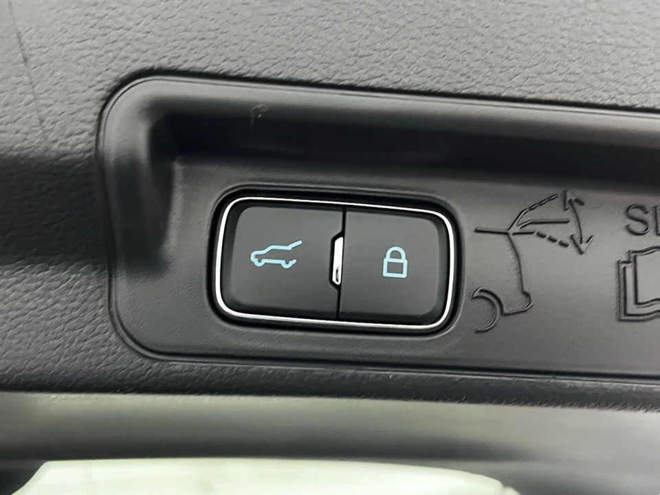 2026 Ford Explorer 6th Gen - Image 10 of 12
