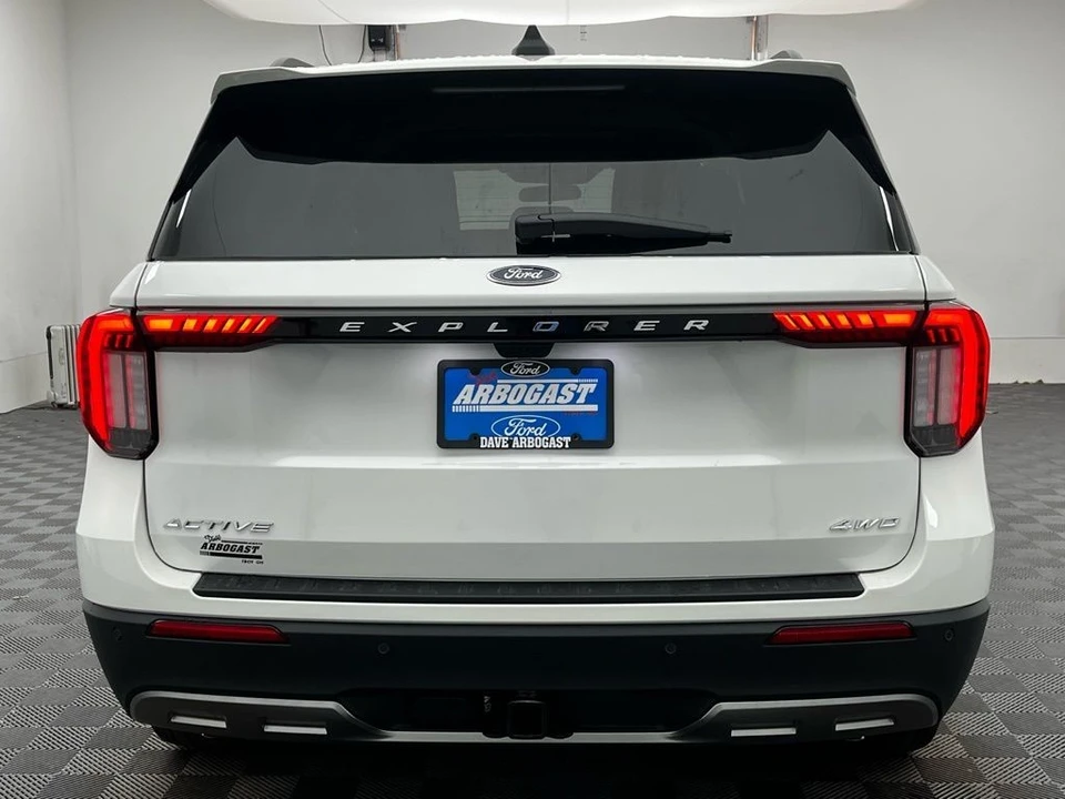 2026 Ford Explorer 6th Gen - Image 8 of 12