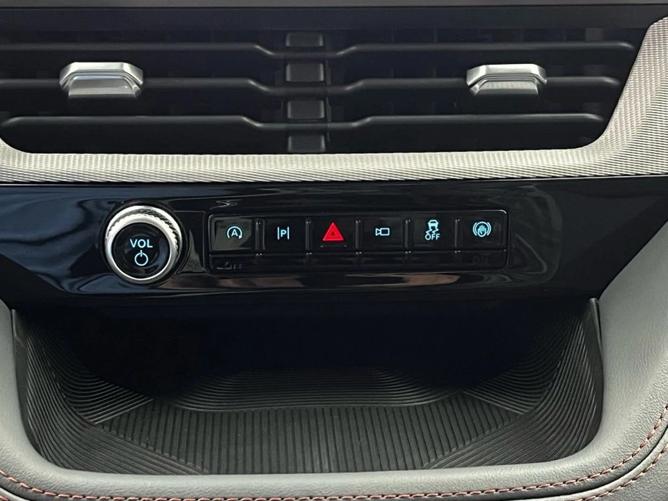 2026 Ford Explorer 6th Gen - Image 4 of 12