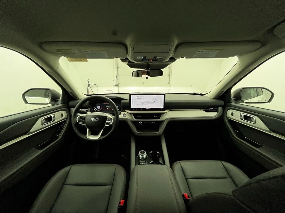 2026 Ford Explorer 6th Gen - Image 2 of 12