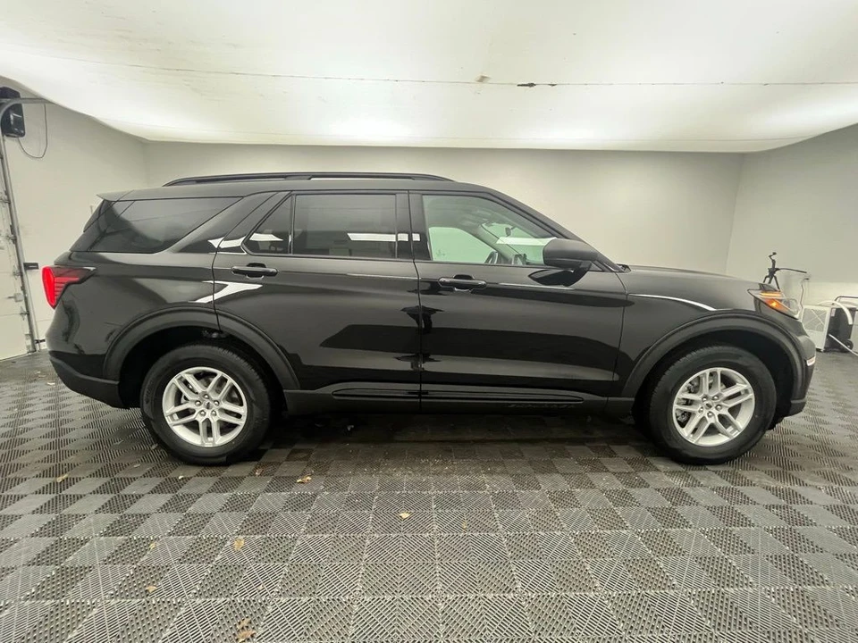 2026 Ford Explorer 6th Gen - Image 6 of 12