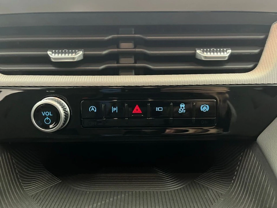 2026 Ford Explorer 6th Gen - Image 4 of 12