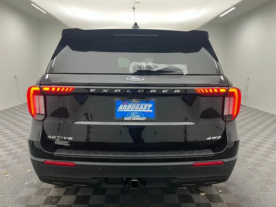 2026 Ford Explorer 6th Gen - Image 8 of 12