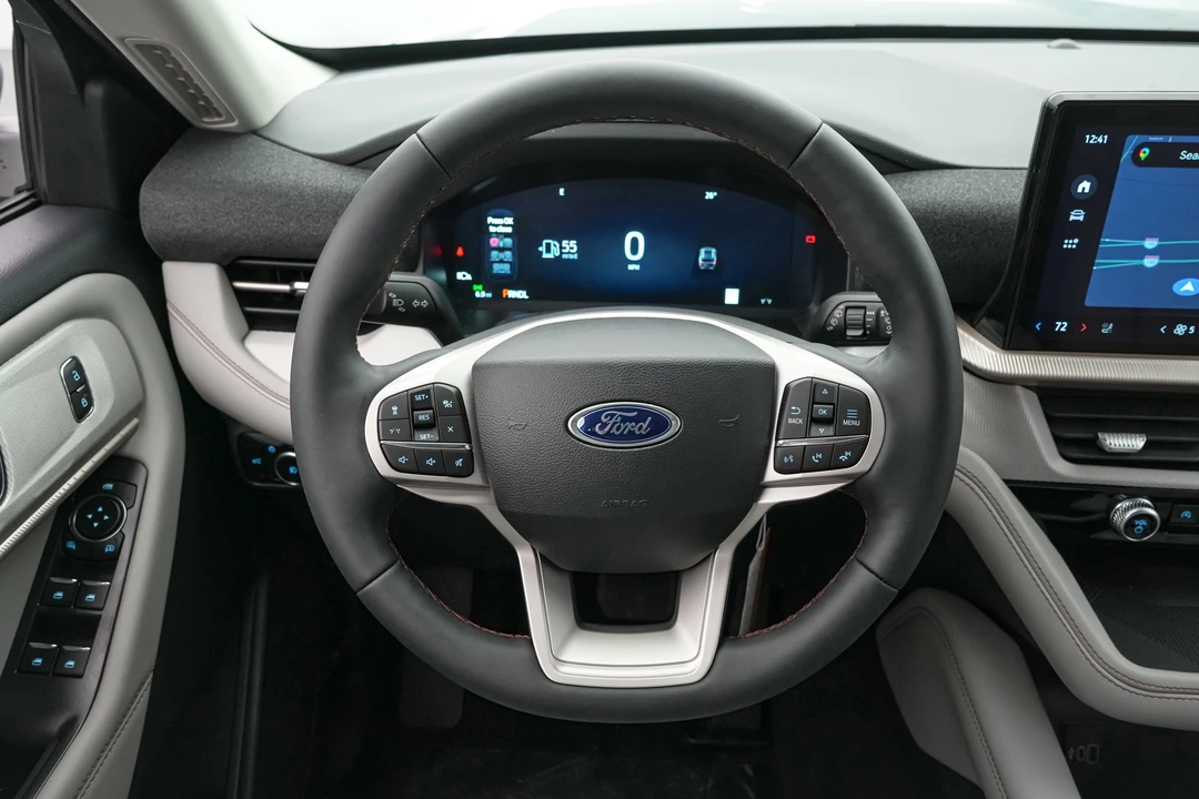 2026 Ford Explorer 6th Gen - Image 14 of 21