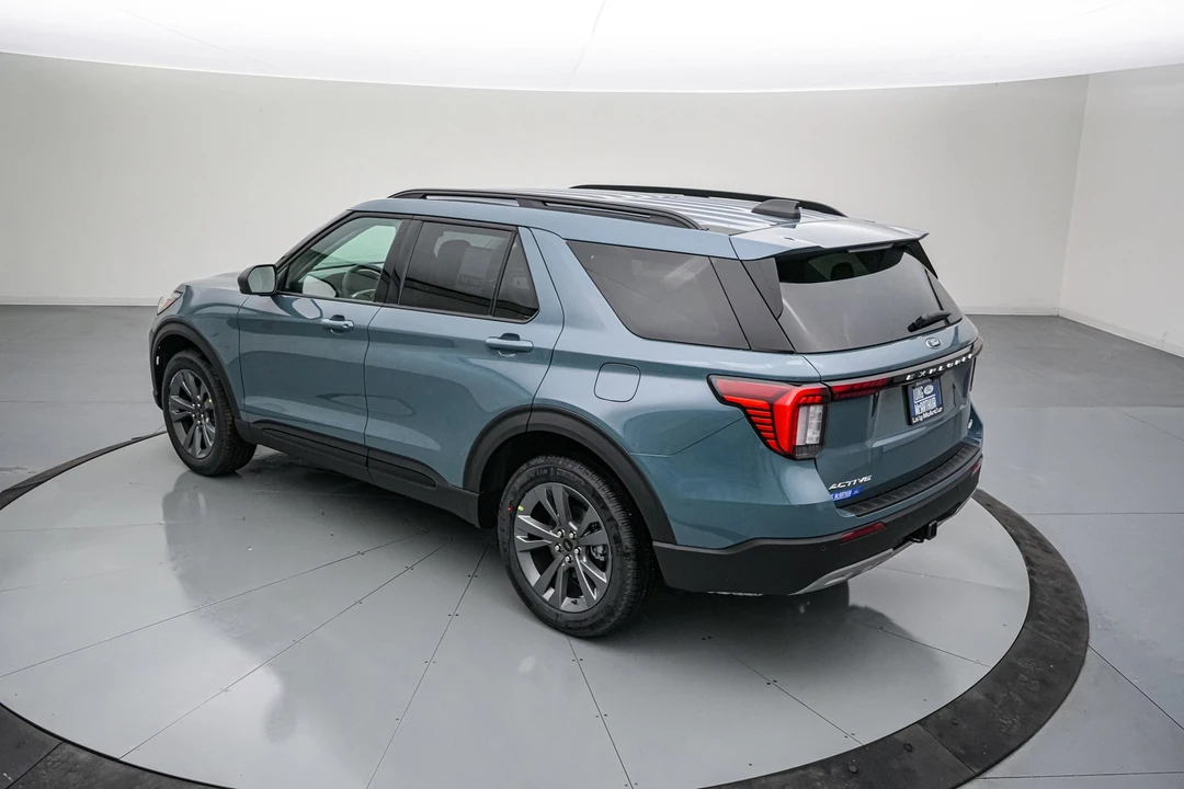 2026 Ford Explorer 6th Gen - Image 7 of 21