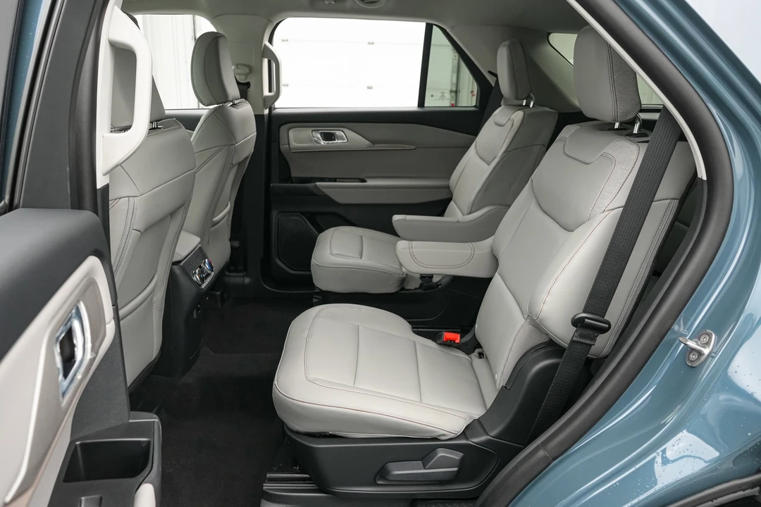 2026 Ford Explorer 6th Gen - Image 20 of 21