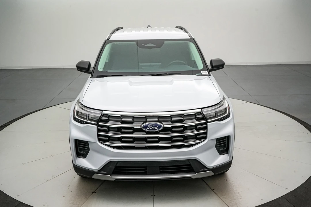 2026 Ford Explorer 6th Gen - Image 10 of 21