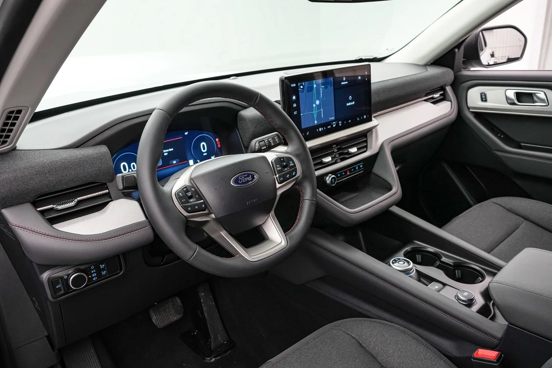 2026 Ford Explorer 6th Gen - Image 13 of 21
