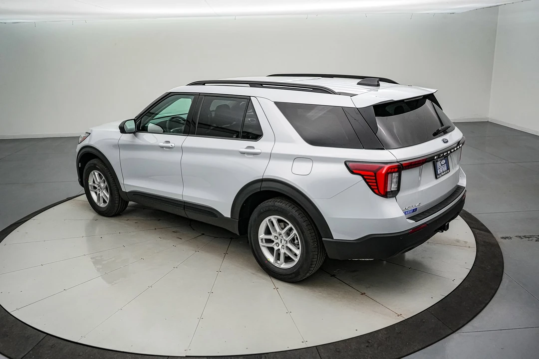 2026 Ford Explorer 6th Gen - Image 7 of 21