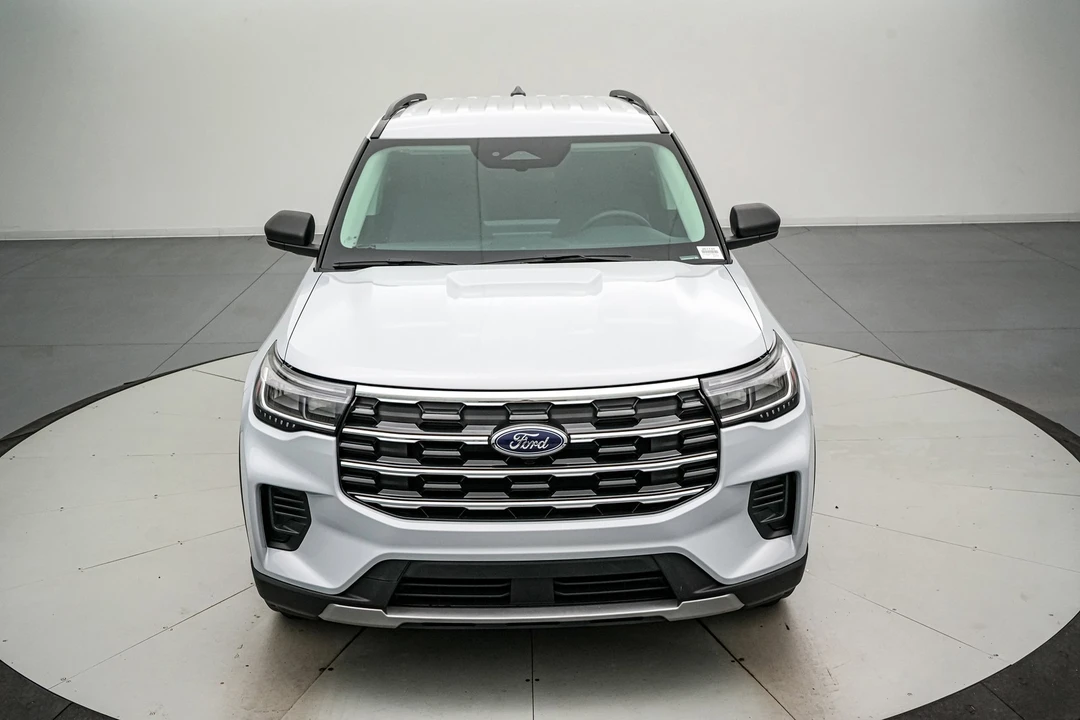 2026 Ford Explorer 6th Gen - Image 10 of 21