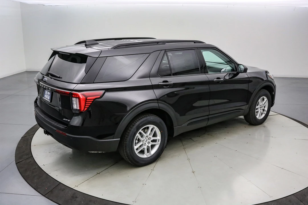 2026 Ford Explorer 6th Gen - Image 5 of 21