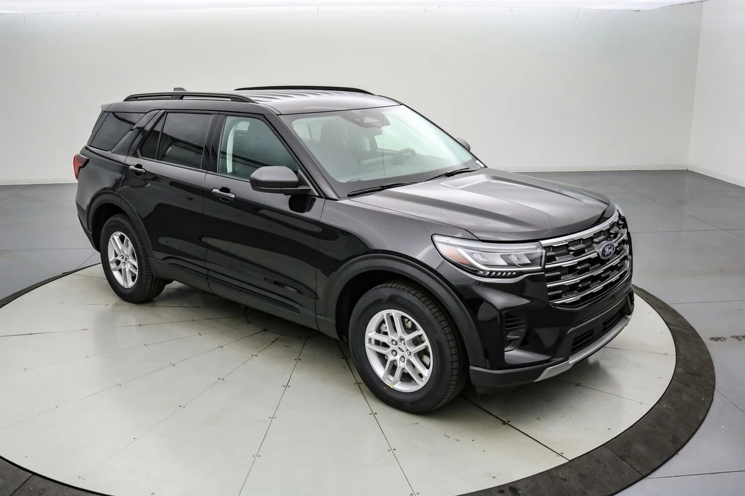 2026 Ford Explorer 6th Gen - Image 2 of 21
