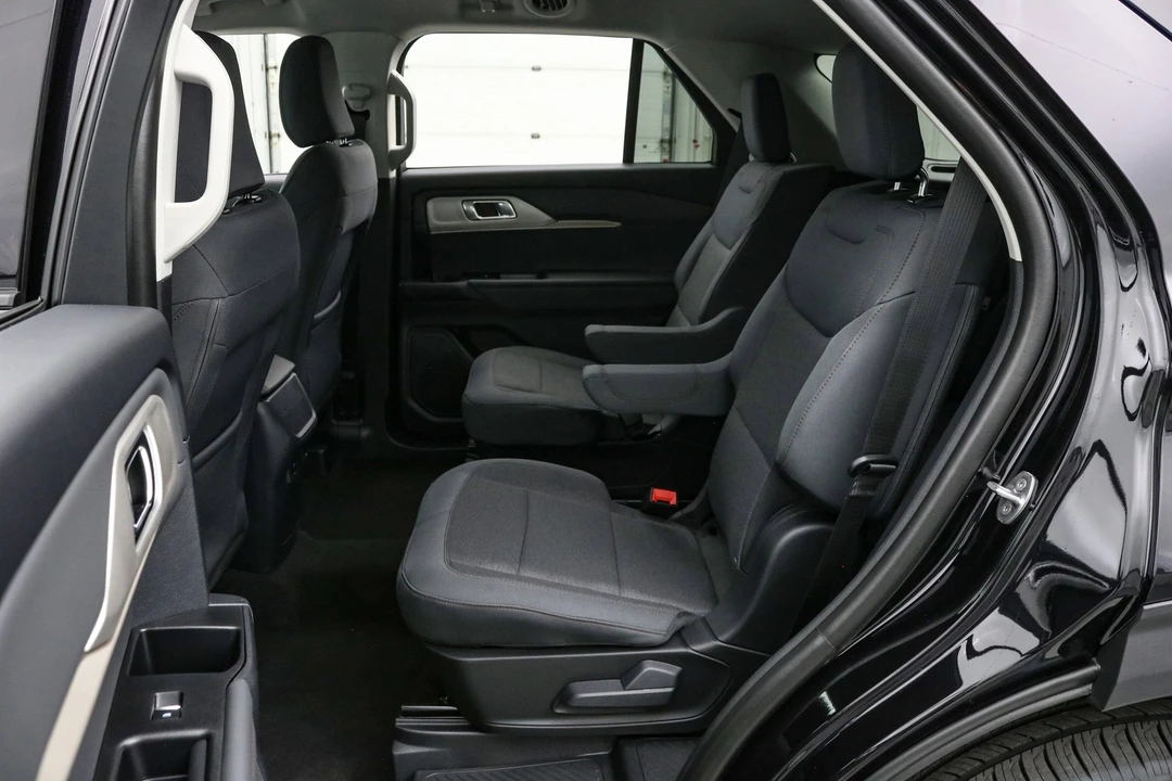 2026 Ford Explorer 6th Gen - Image 20 of 21
