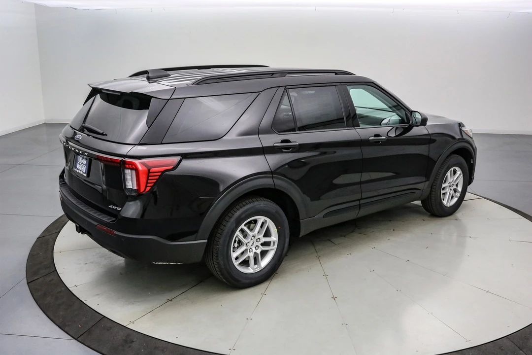 2026 Ford Explorer 6th Gen - Image 5 of 21