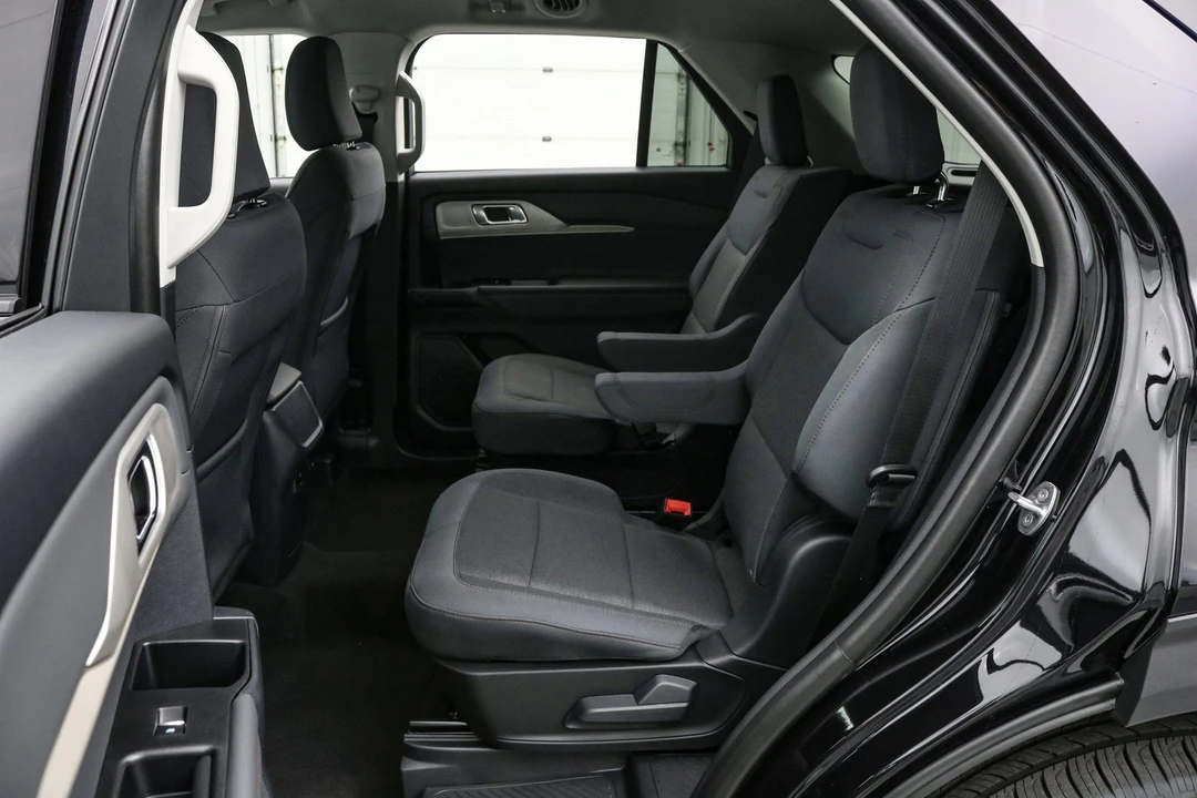 2026 Ford Explorer 6th Gen - Image 20 of 21