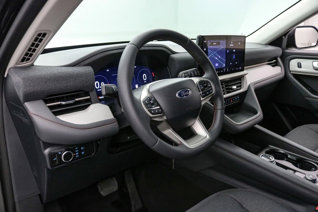 2026 Ford Explorer 6th Gen - Image 13 of 21