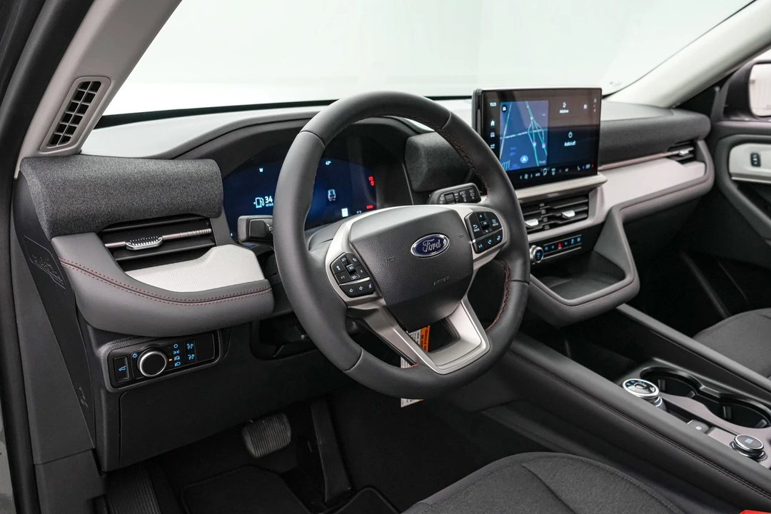 2026 Ford Explorer 6th Gen - Image 13 of 21