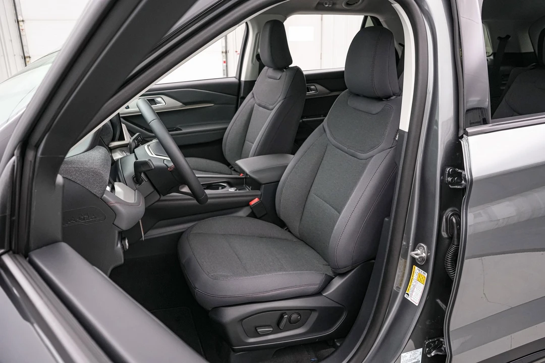 2026 Ford Explorer 6th Gen - Image 12 of 21