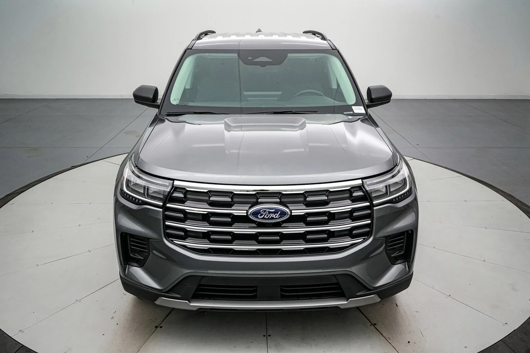 2026 Ford Explorer 6th Gen - Image 10 of 21