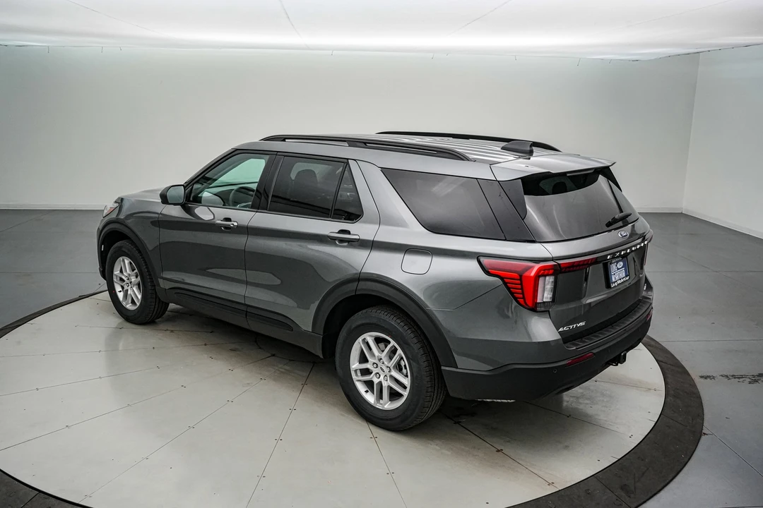 2026 Ford Explorer 6th Gen - Image 7 of 21