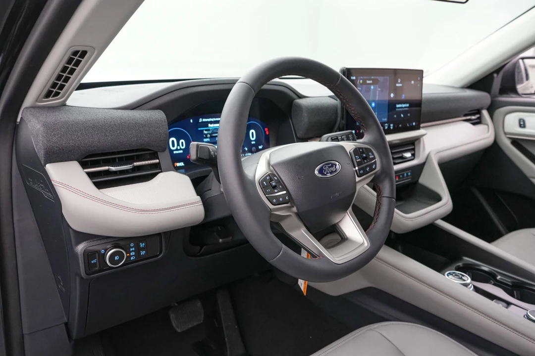 2026 Ford Explorer 6th Gen - Image 13 of 21