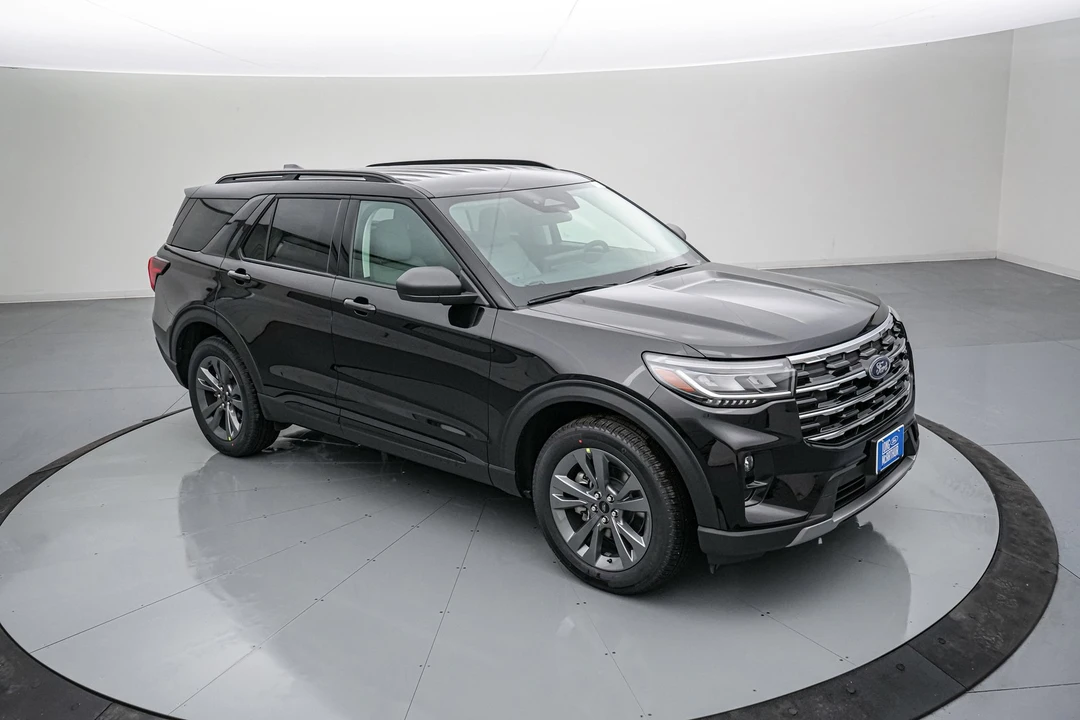 2026 Ford Explorer 6th Gen - Image 2 of 21