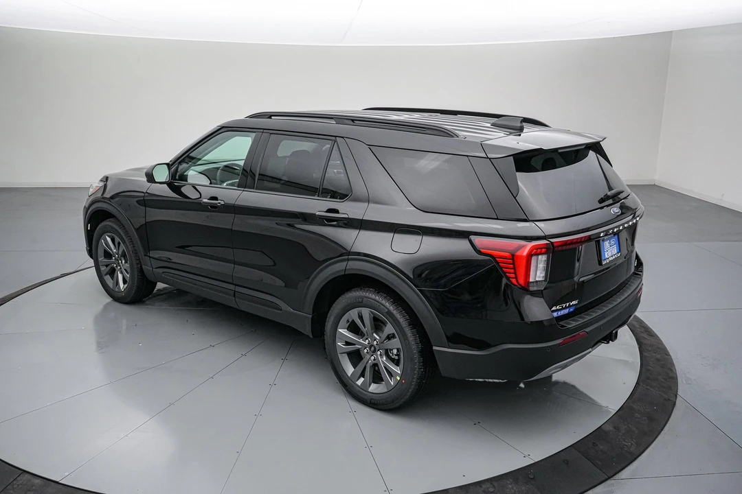 2026 Ford Explorer 6th Gen - Image 7 of 21