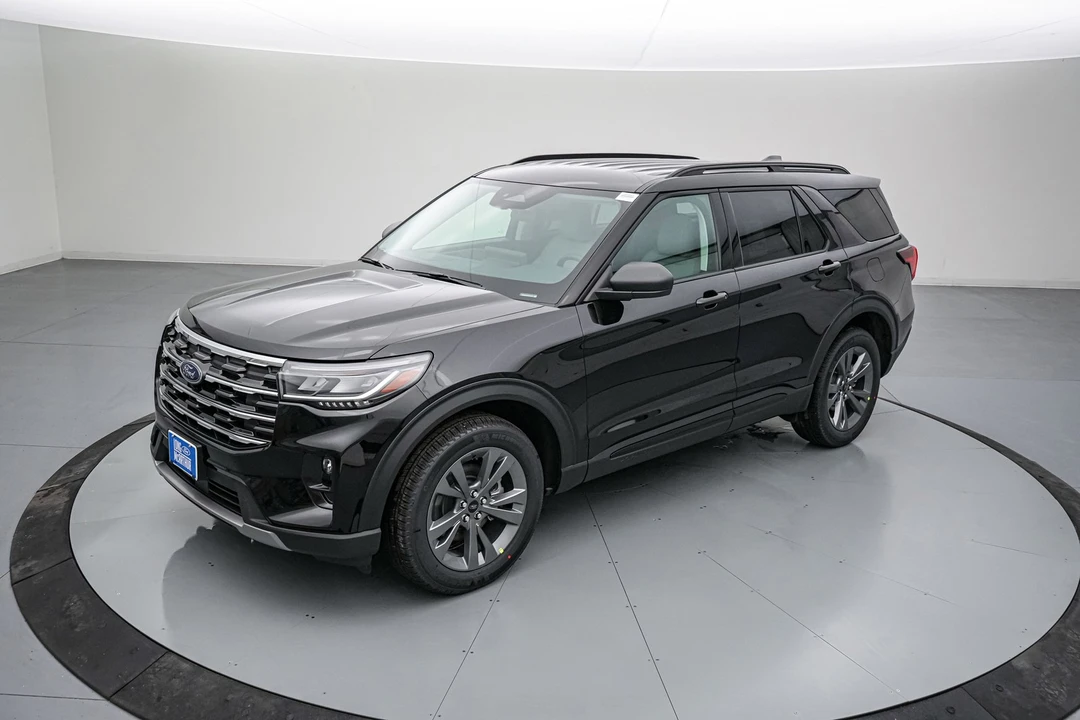 2026 Ford Explorer 6th Gen - Image 9 of 21