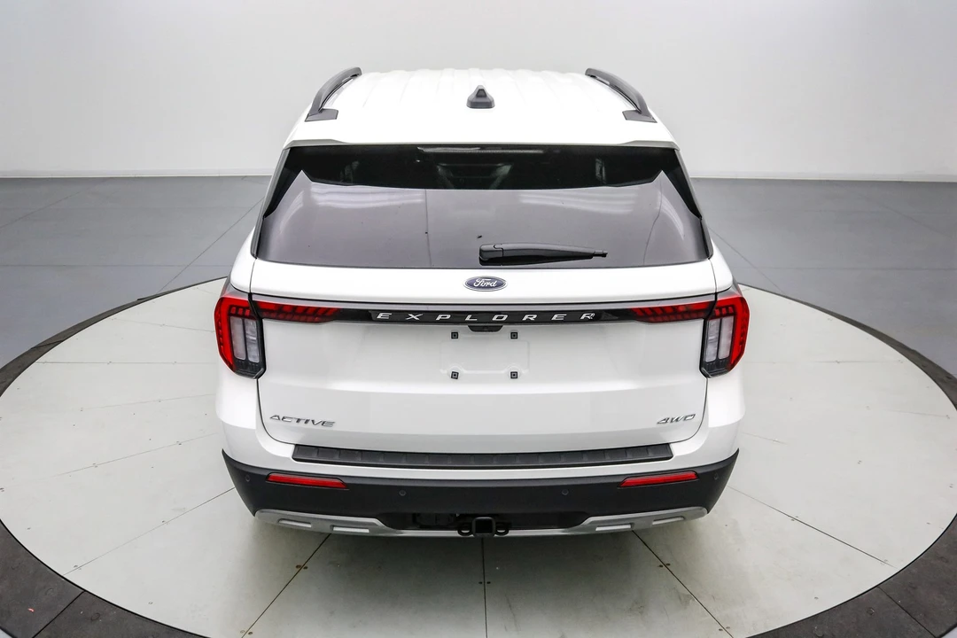 2026 Ford Explorer 6th Gen - Image 7 of 21