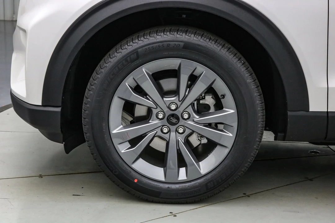 2026 Ford Explorer 6th Gen - Image 12 of 21