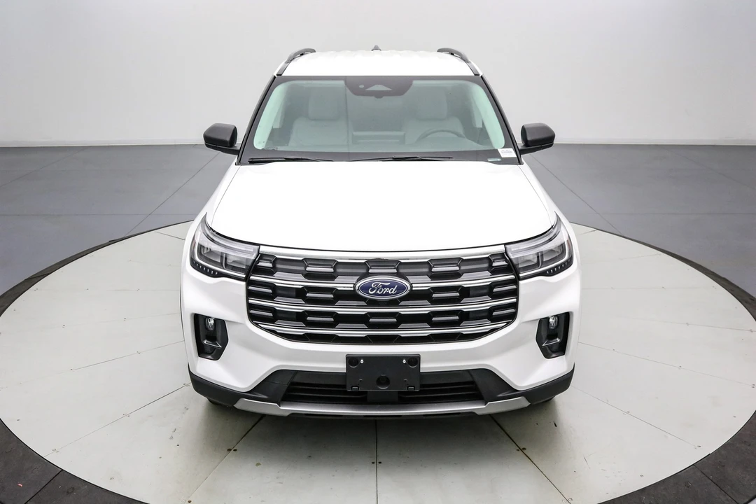 2026 Ford Explorer 6th Gen - Image 11 of 21