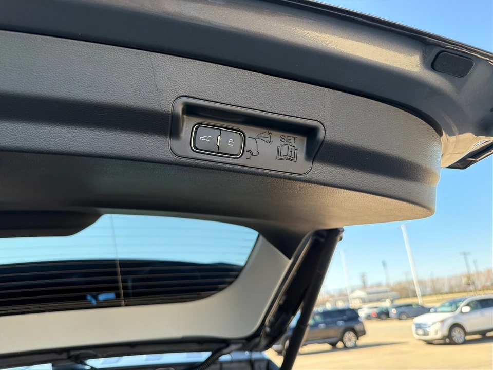 2026 Ford Explorer 6th Gen - Image 13 of 21