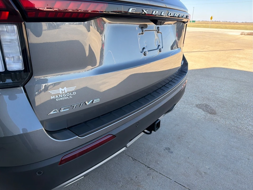2026 Ford Explorer 6th Gen - Image 8 of 21