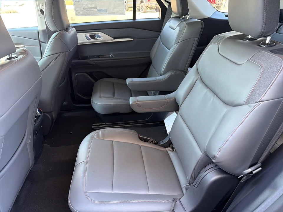 2026 Ford Explorer 6th Gen - Image 16 of 21