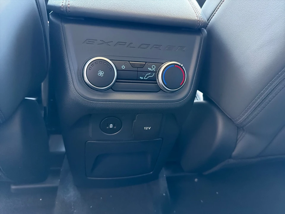 2026 Ford Explorer 6th Gen - Image 17 of 21