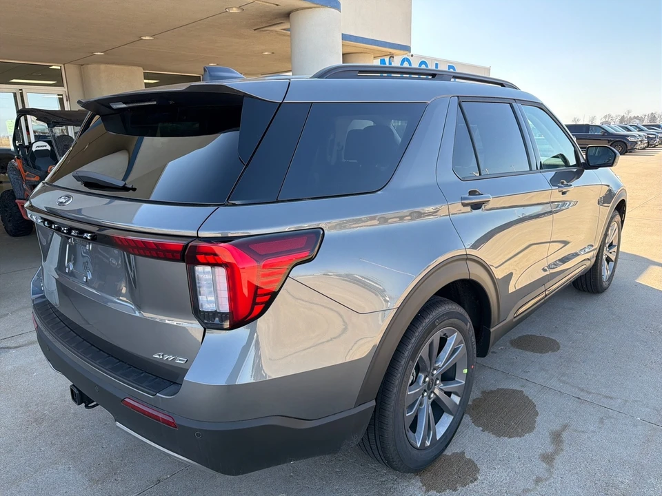 2026 Ford Explorer 6th Gen - Image 11 of 21