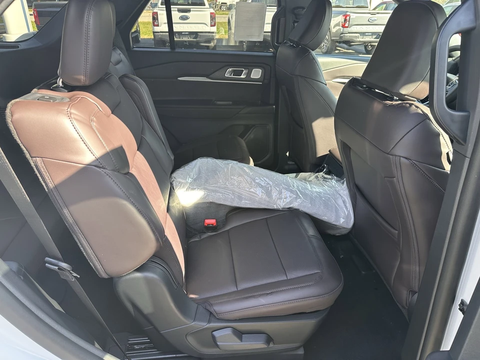 2026 Ford Explorer 6th Gen - Image 16 of 21