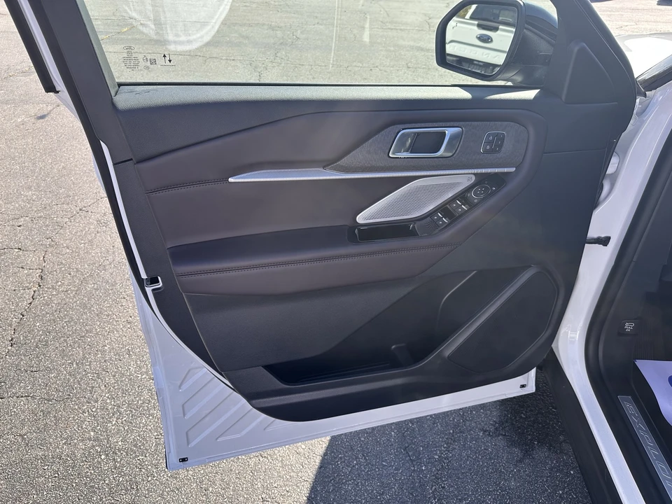 2026 Ford Explorer 6th Gen - Image 9 of 21