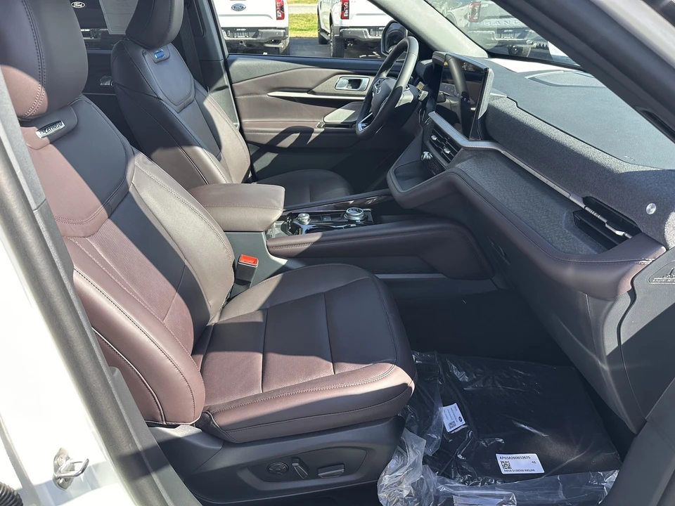 2026 Ford Explorer 6th Gen - Image 14 of 21