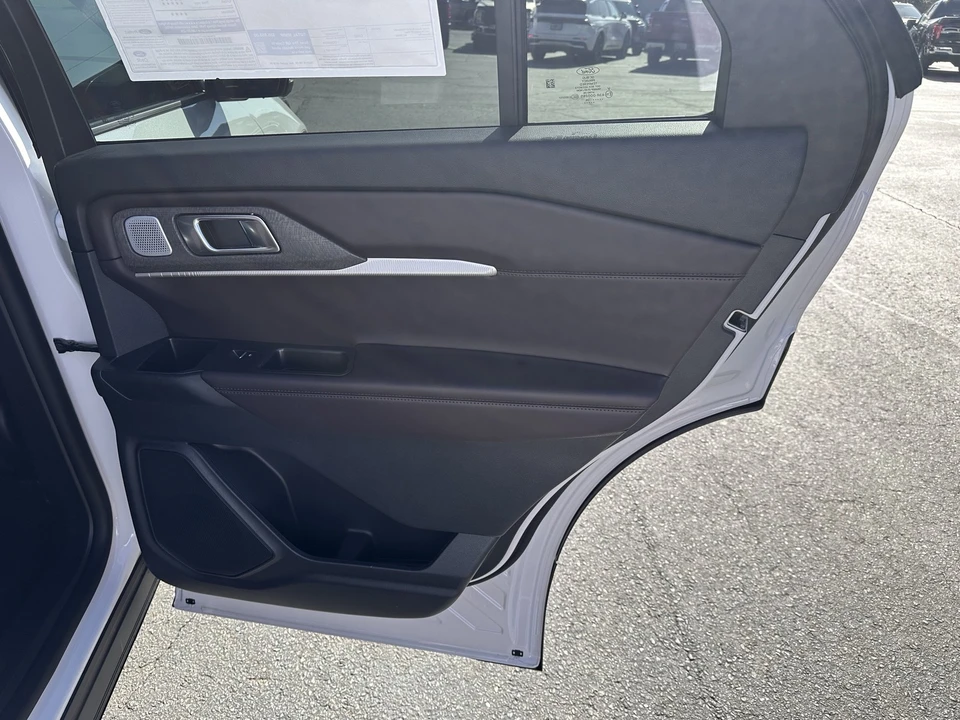 2026 Ford Explorer 6th Gen - Image 15 of 21