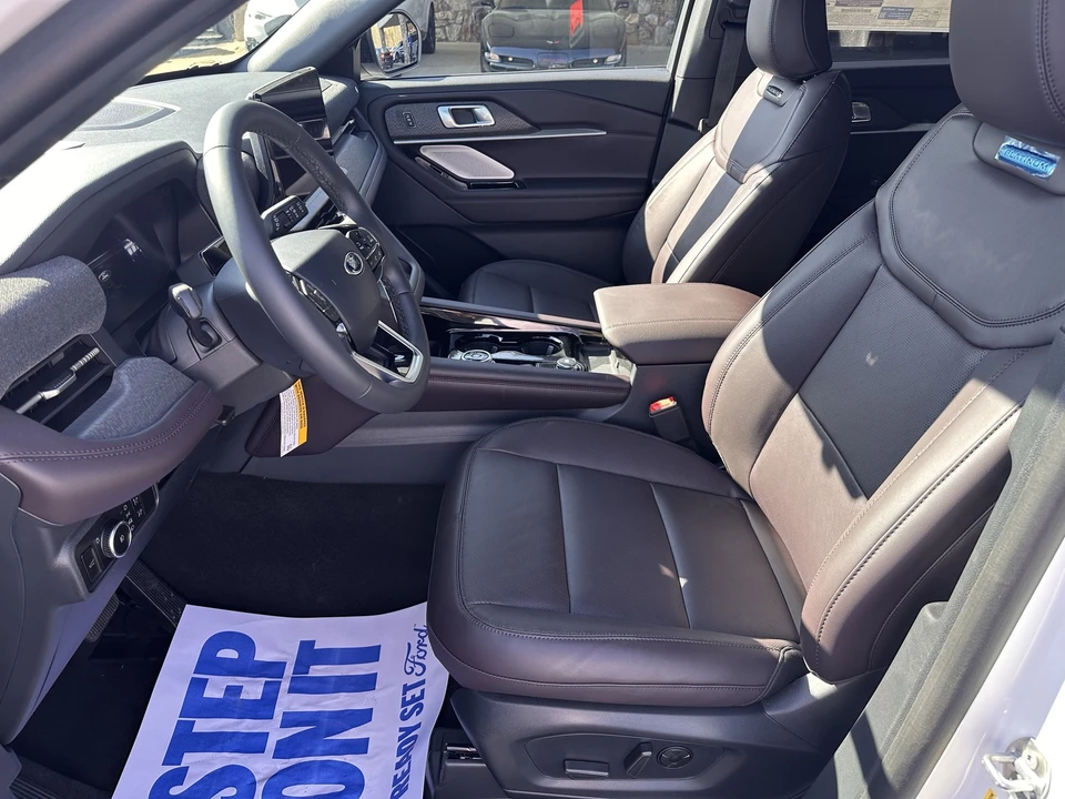 2026 Ford Explorer 6th Gen - Image 10 of 21