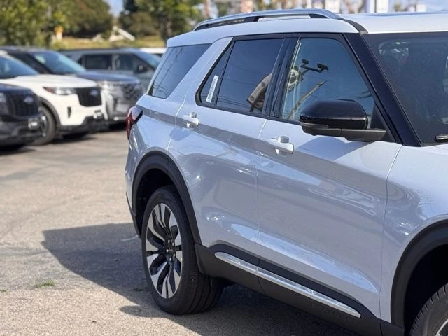 2026 Ford Explorer 6th Gen - Image 5 of 12