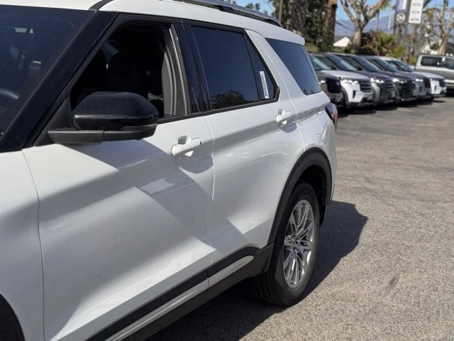 2026 Ford Explorer 6th Gen - Image 9 of 12