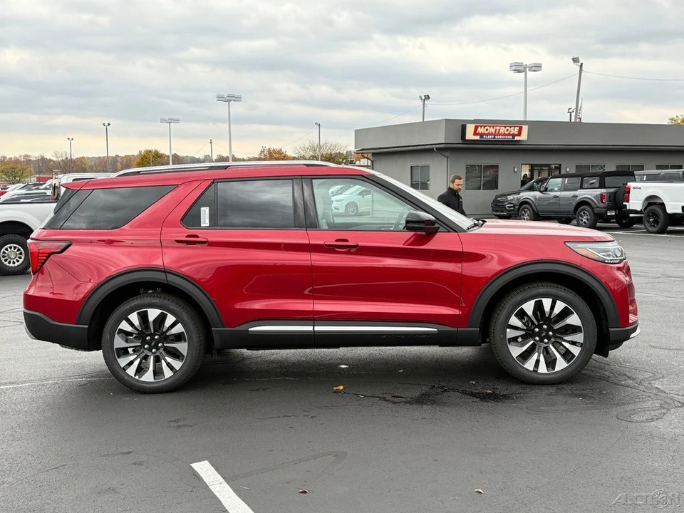 2026 Ford Explorer 6th Gen - Image 7 of 12