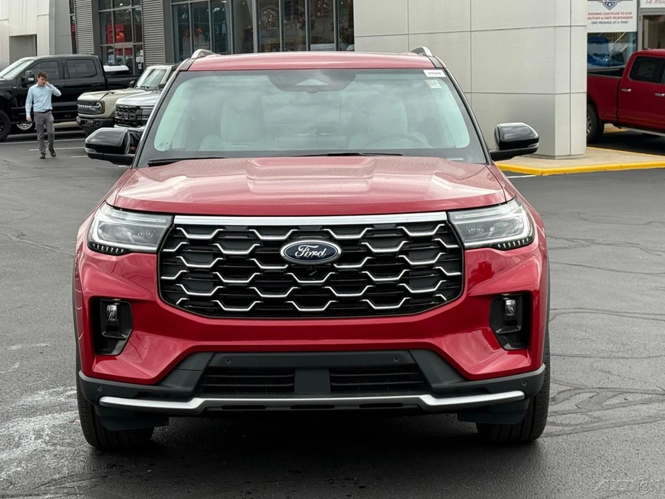 2026 Ford Explorer 6th Gen - Image 10 of 12