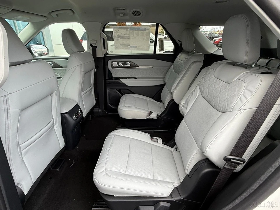2026 Ford Explorer 6th Gen - Image 17 of 21