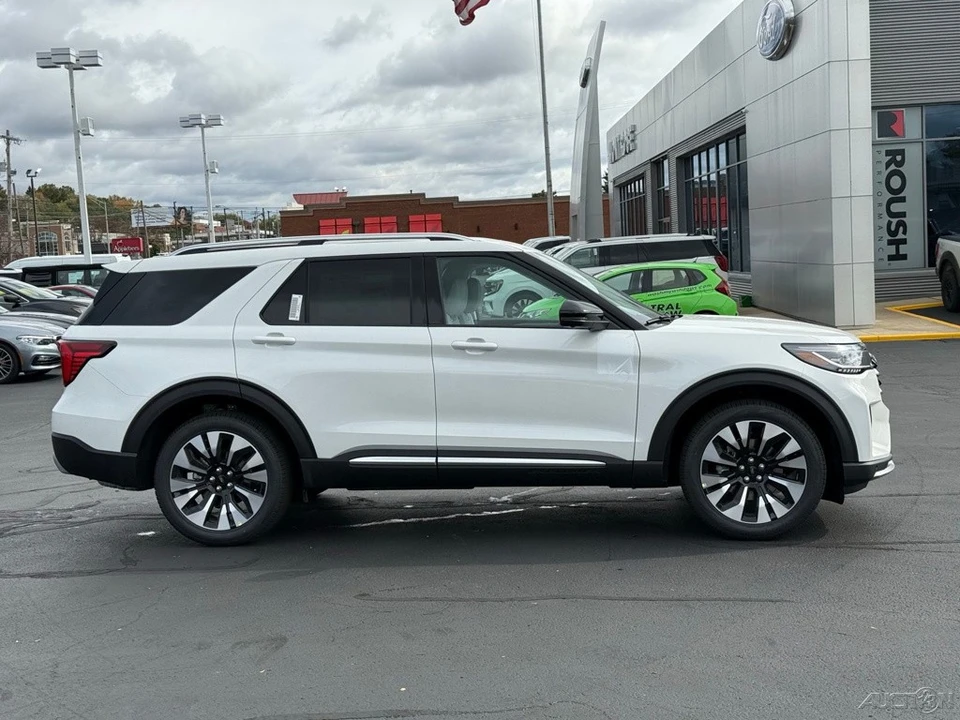 2026 Ford Explorer 6th Gen - Image 7 of 12