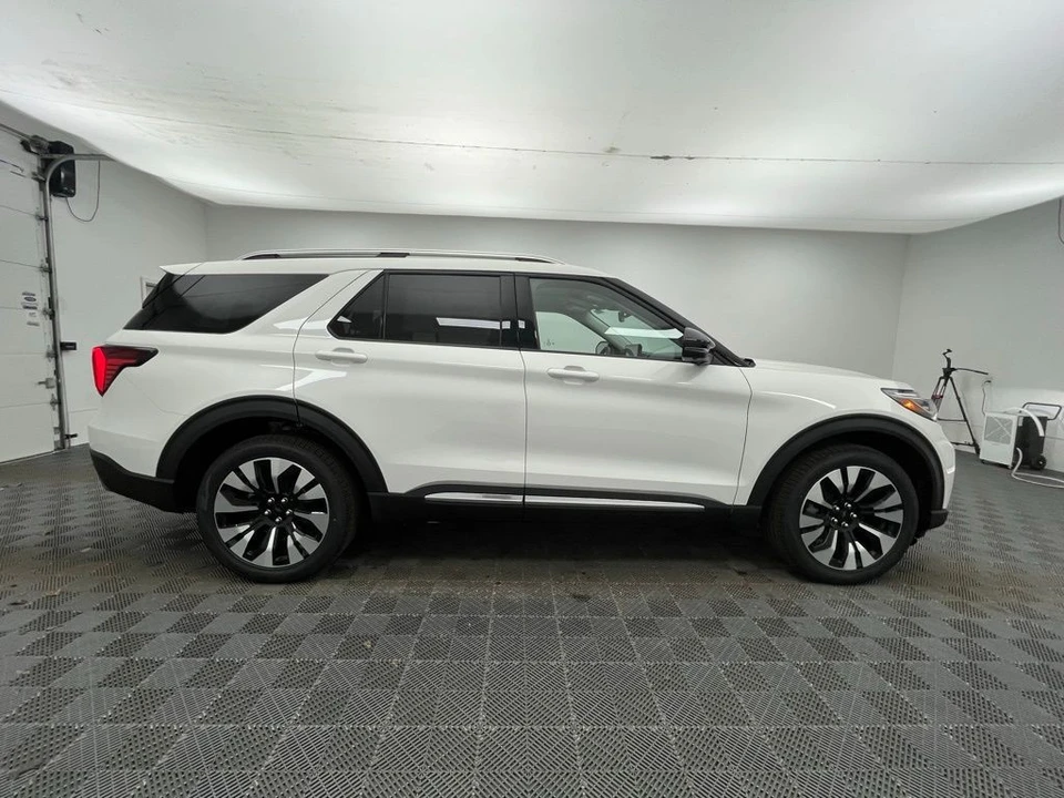 2026 Ford Explorer 6th Gen - Image 5 of 12